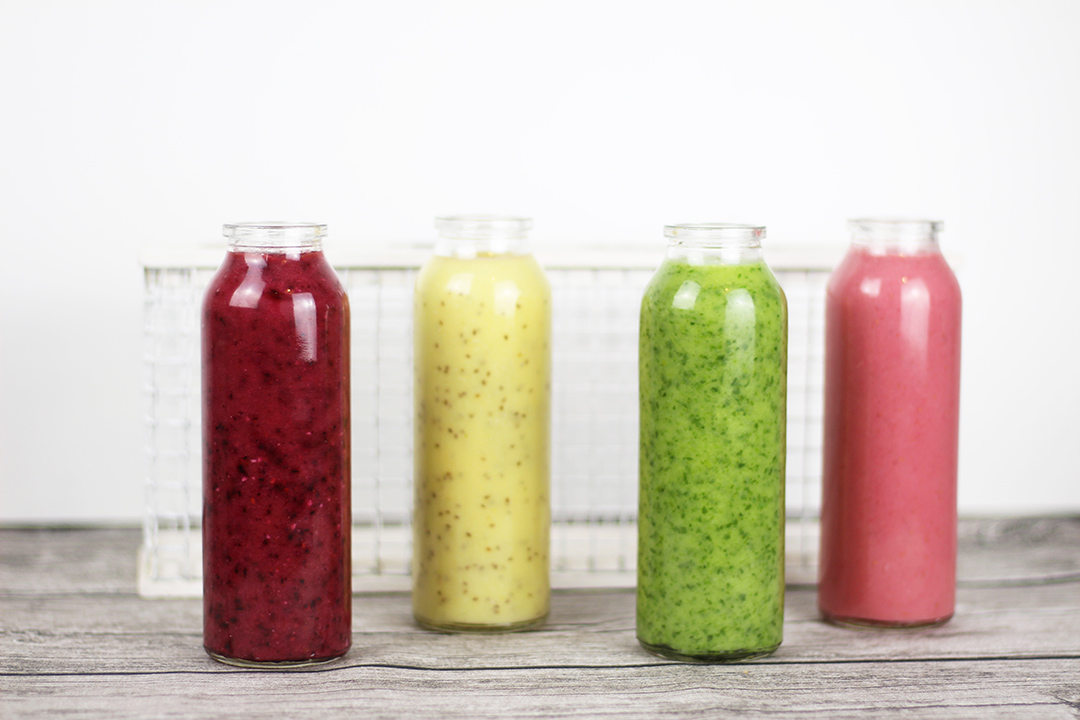 Vier verschiedene Smoothies