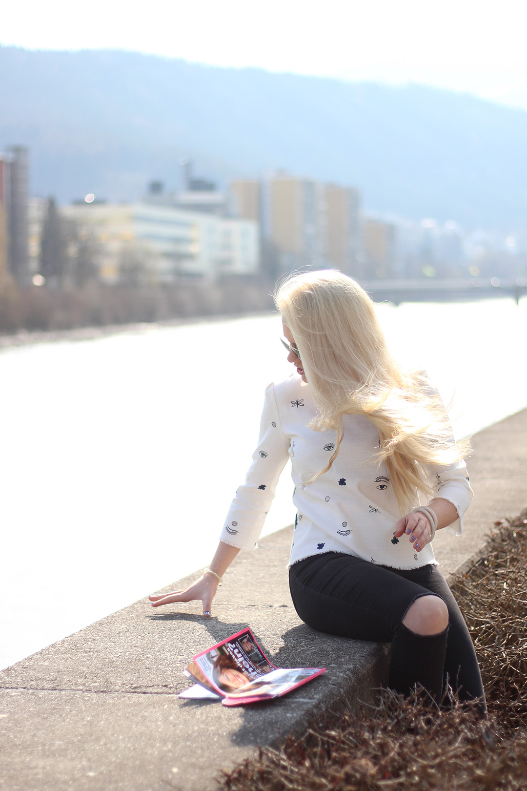 Zara Shirt, Skinny Jeans, Slippers im Frühling