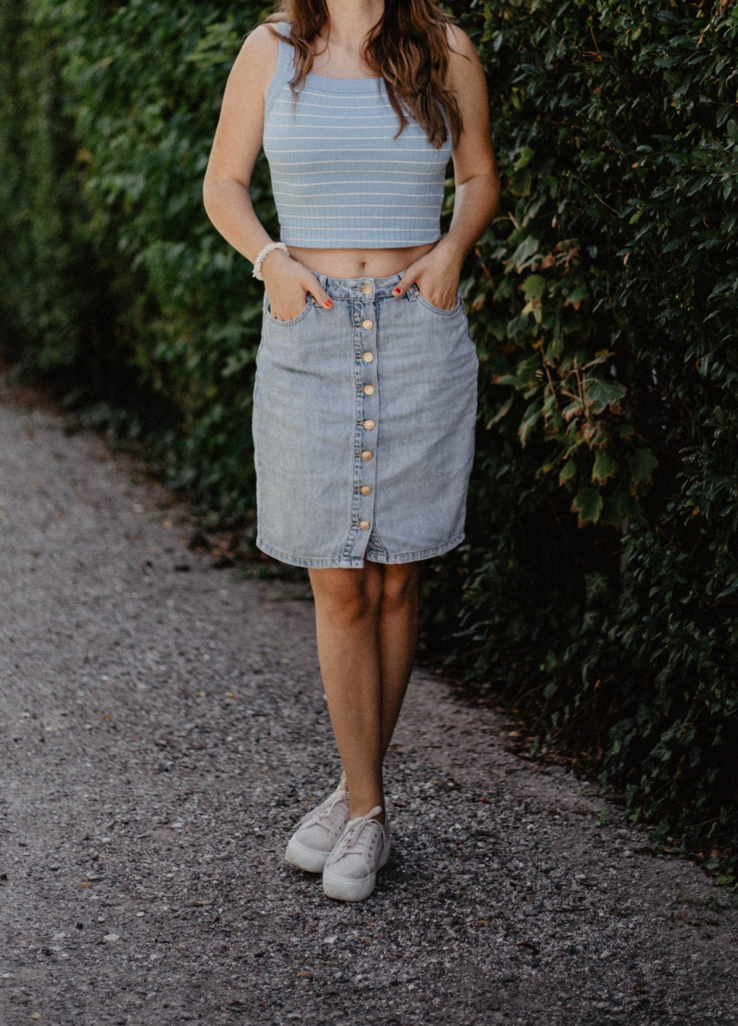 Jeansrock, blaues Top, Outfit